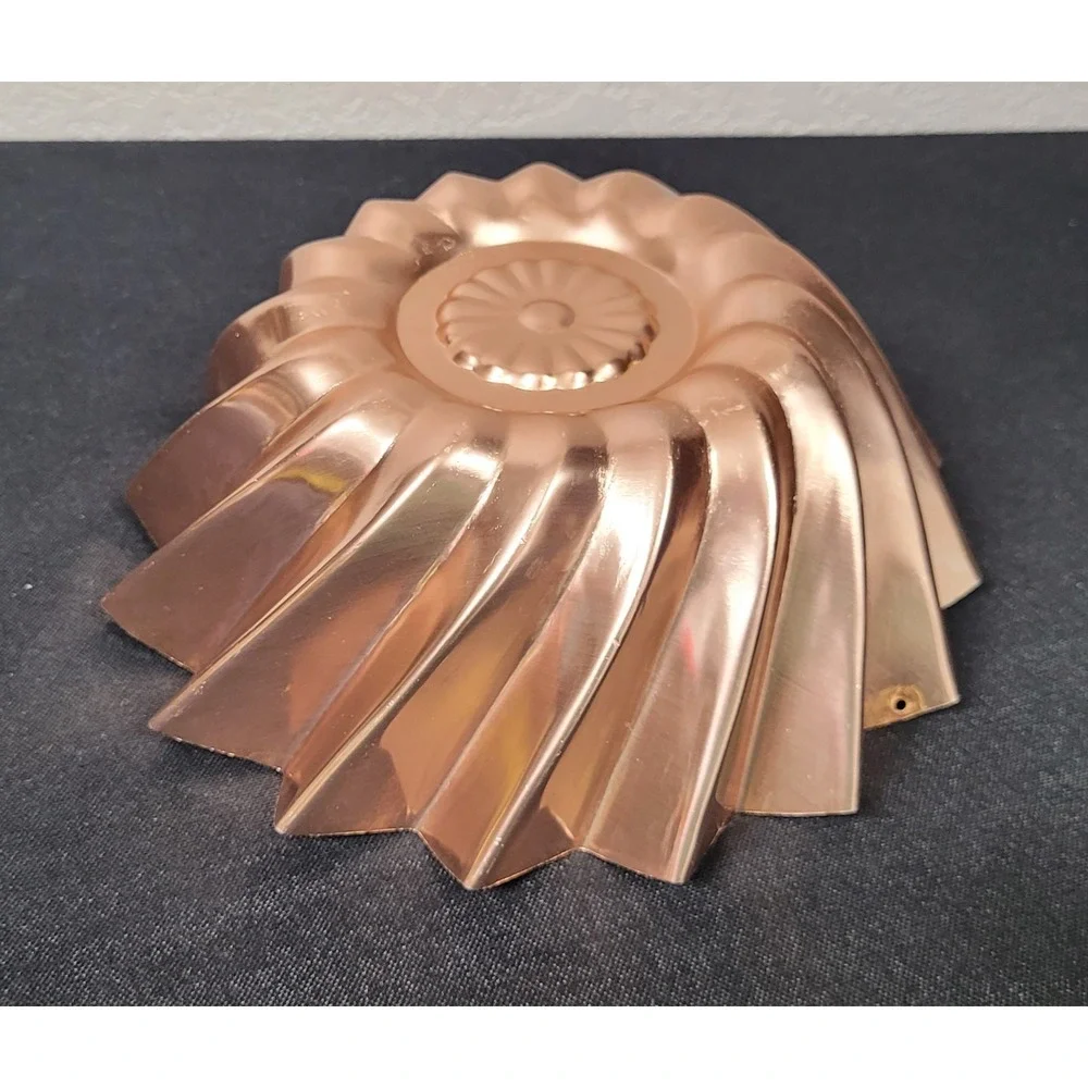 VTG 60s Copper Tone Pinwheel Jello Mold Swirl Starburst Fluted Aluminum Decor
